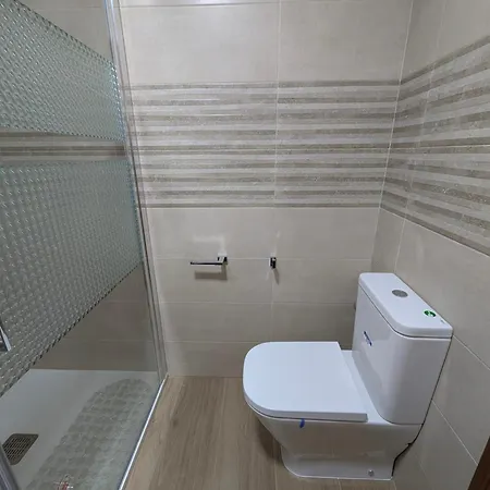 Con Terraza De Ensueno Junto Al Mar