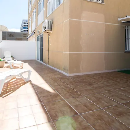 Con Terraza De Ensueno Junto Al Mar
